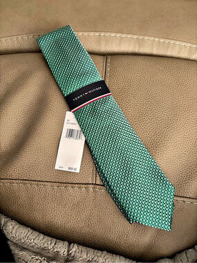 Tommy Hilfiger Green Phoenix Geometric Silk Blend Neck Tie Geometric Tie in